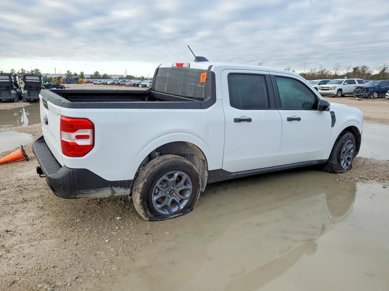2025 FORD MAVERICK XLT photo 5