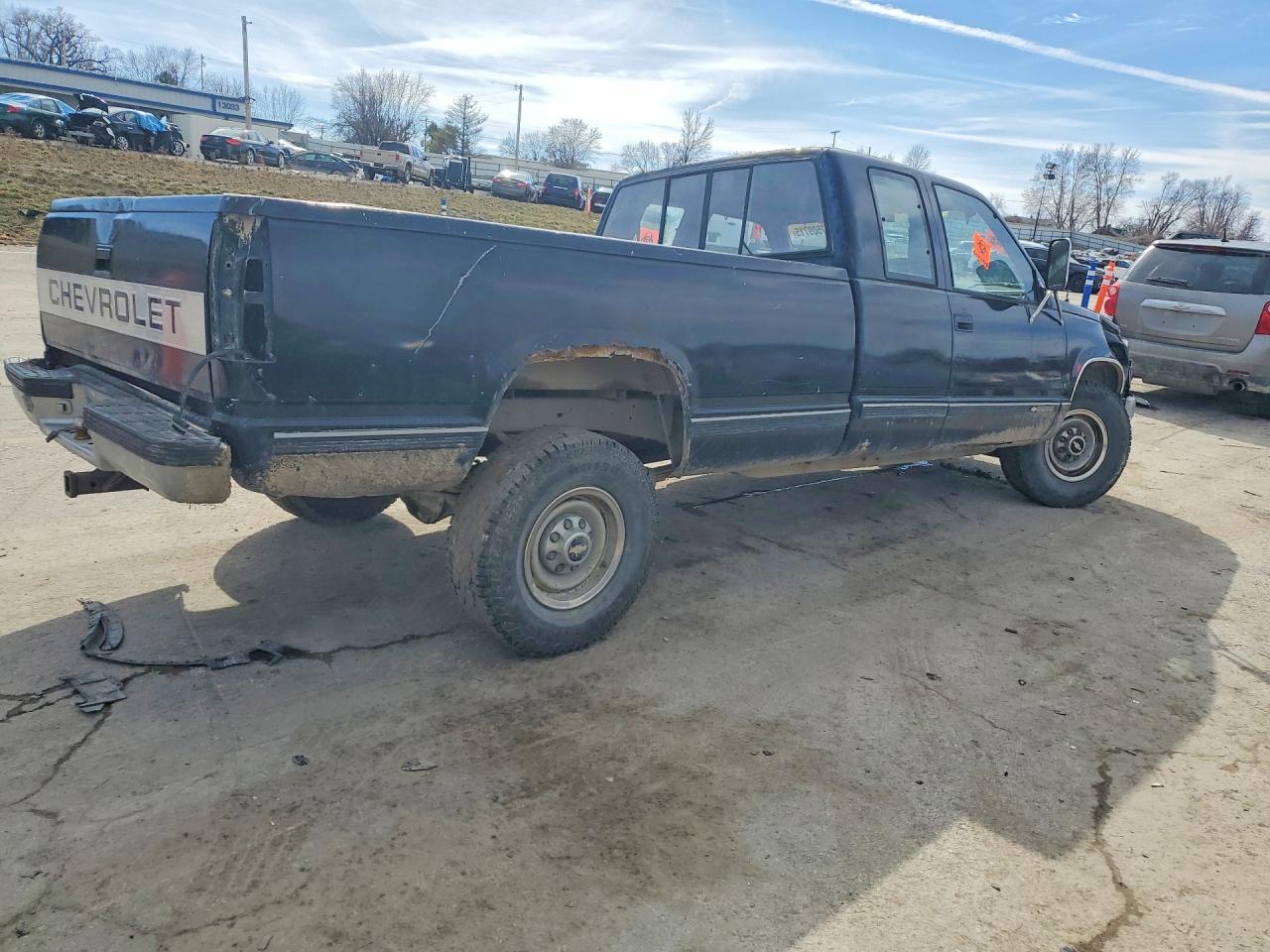 1990 CHEVROLET GMT-400 C2500 photo 3