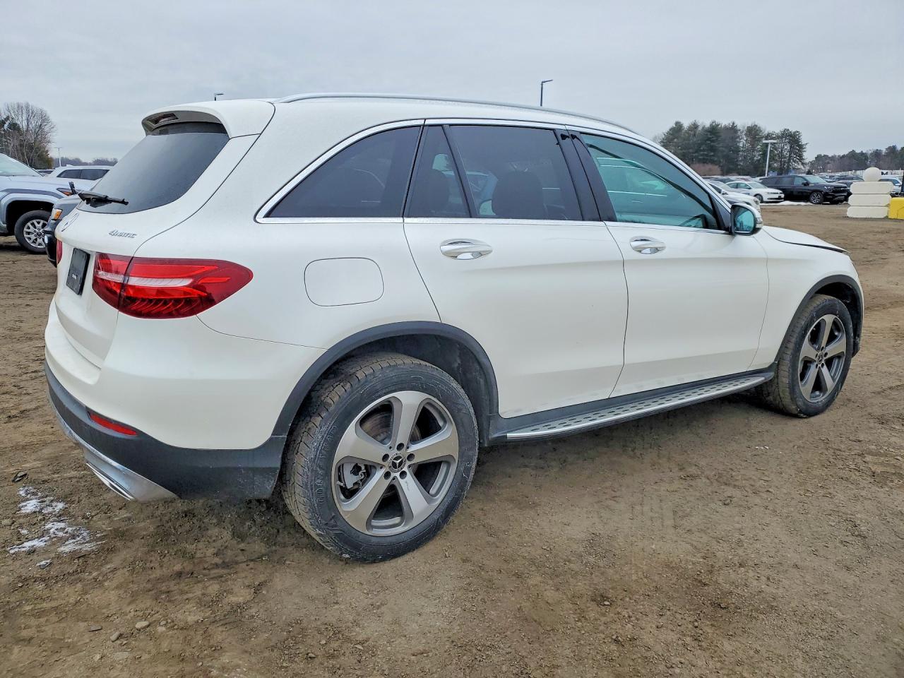 2018 MERCEDES-BENZ GLC 300 4MATIC photo 5