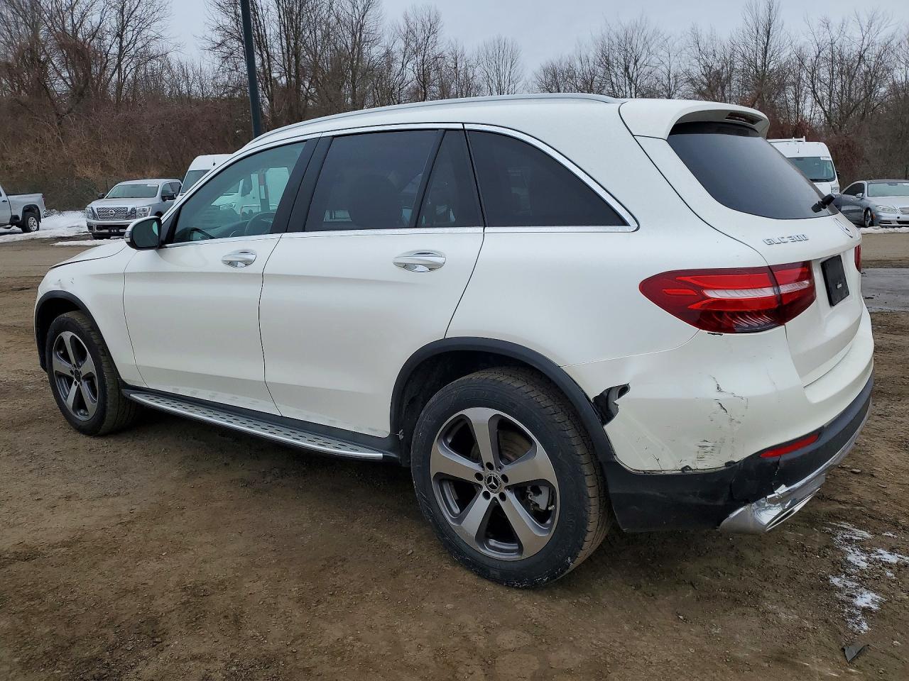 2018 MERCEDES-BENZ GLC 300 4MATIC photo 3