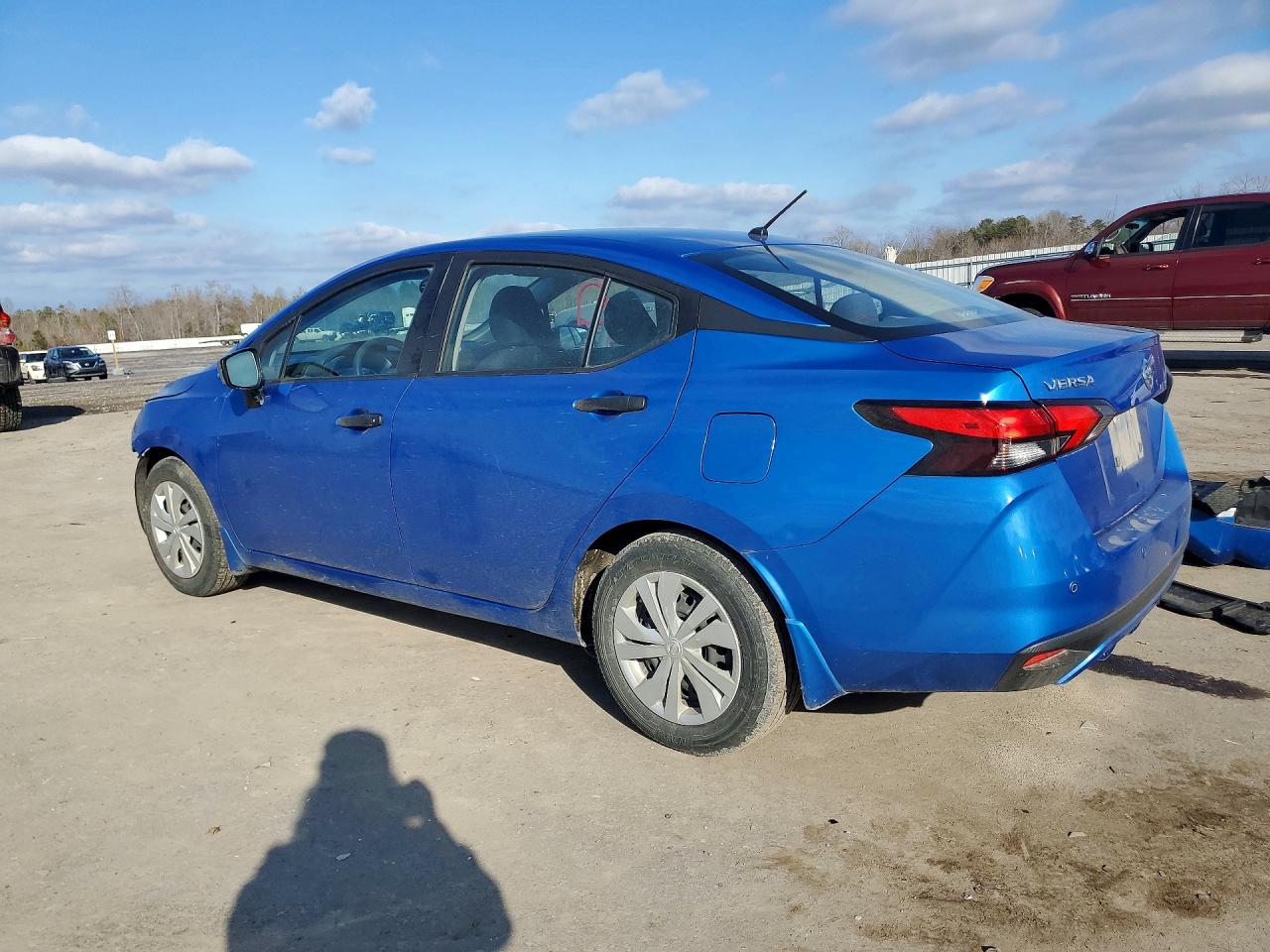 2021 NISSAN VERSA S photo 4