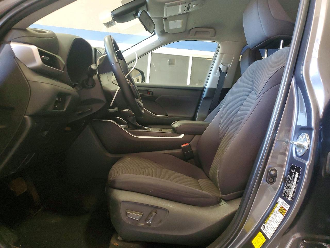 2023 TOYOTA HIGHLANDER LE photo 7