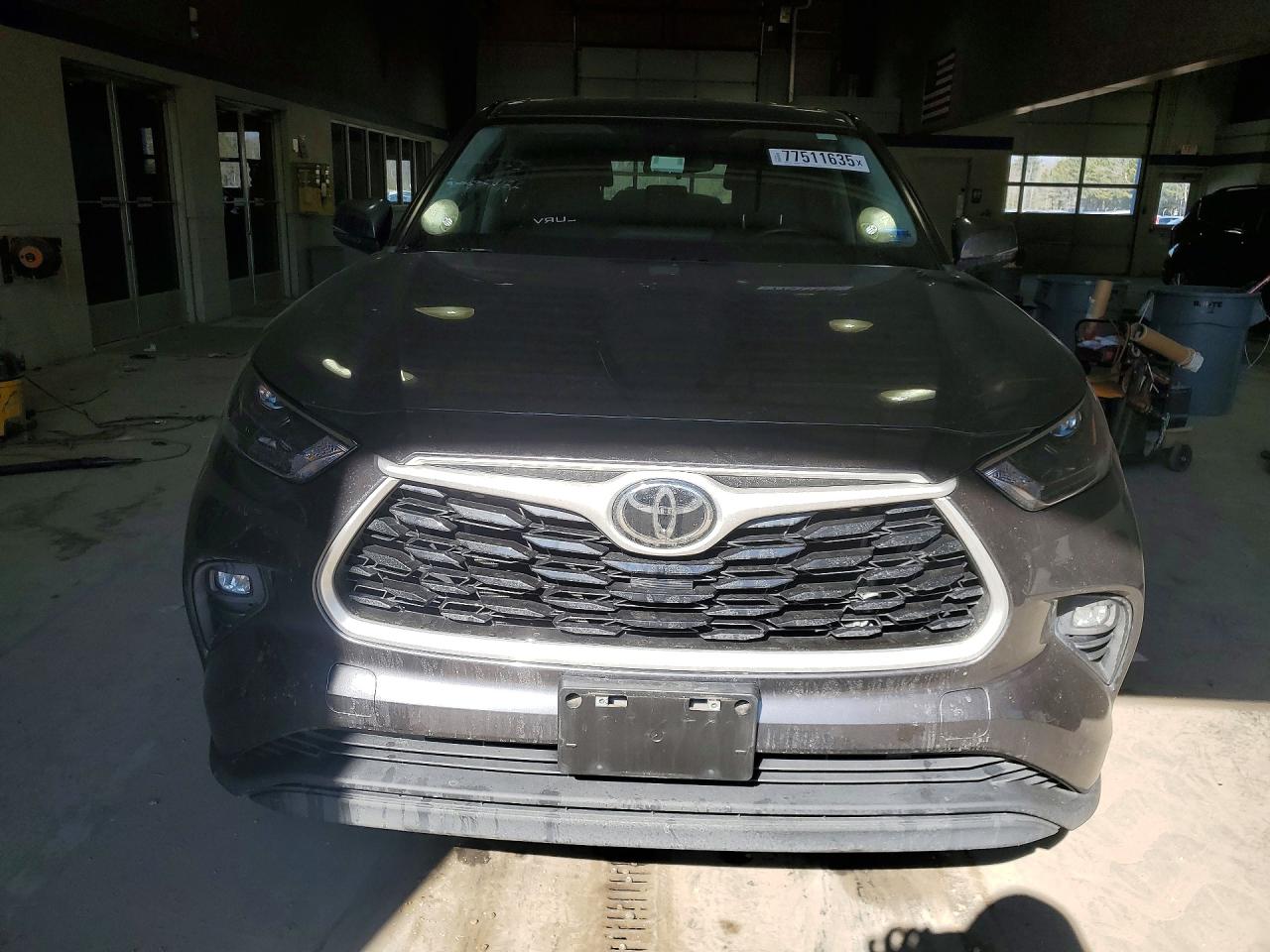 2023 TOYOTA HIGHLANDER LE photo 5