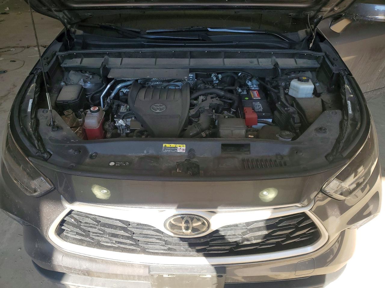 2023 TOYOTA HIGHLANDER LE photo 12