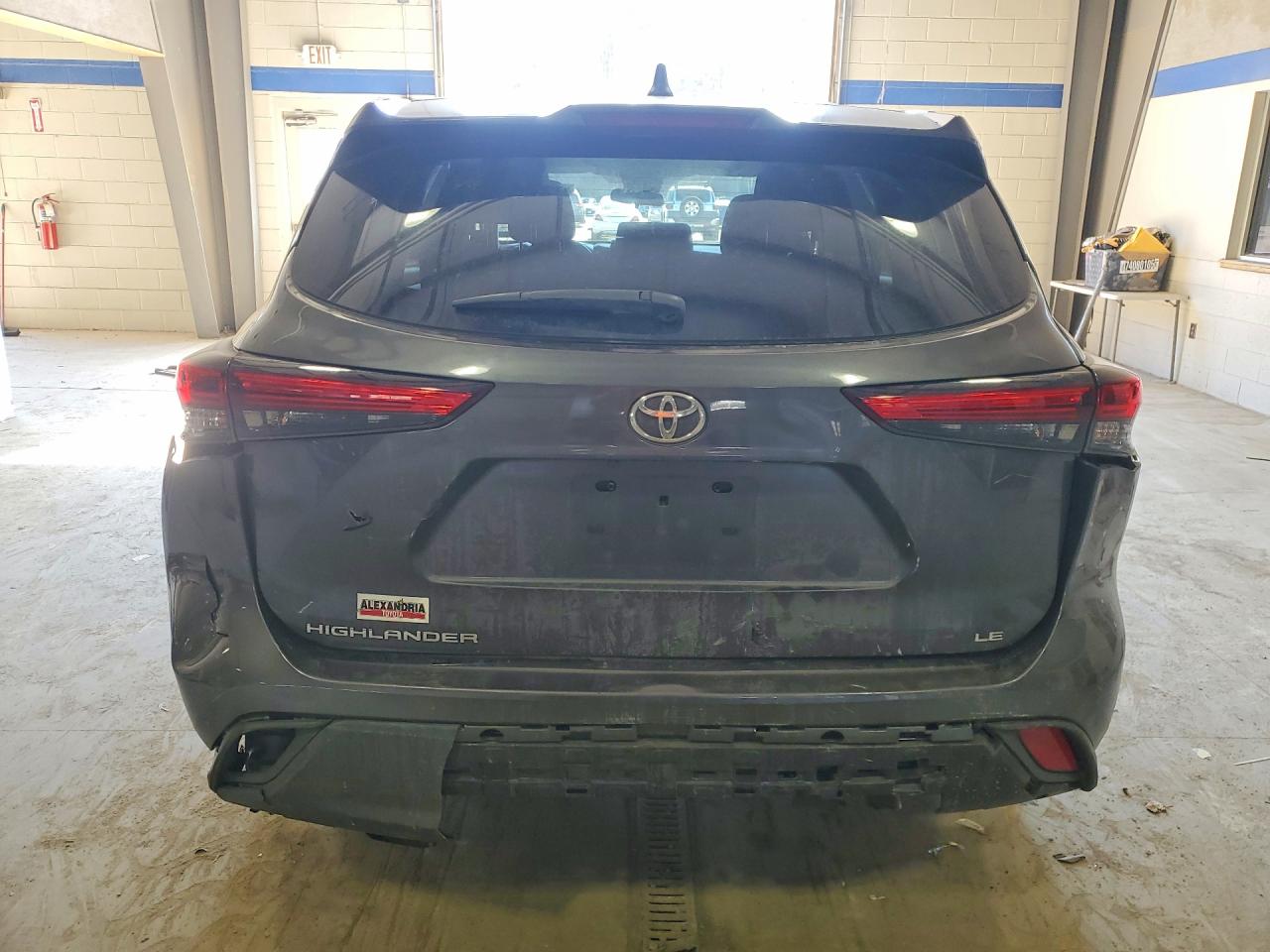2023 TOYOTA HIGHLANDER LE photo 6