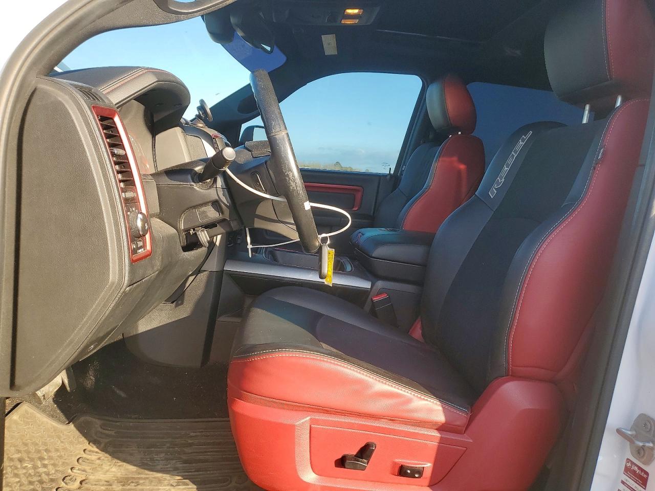 2016 RAM 1500 REBEL photo 19