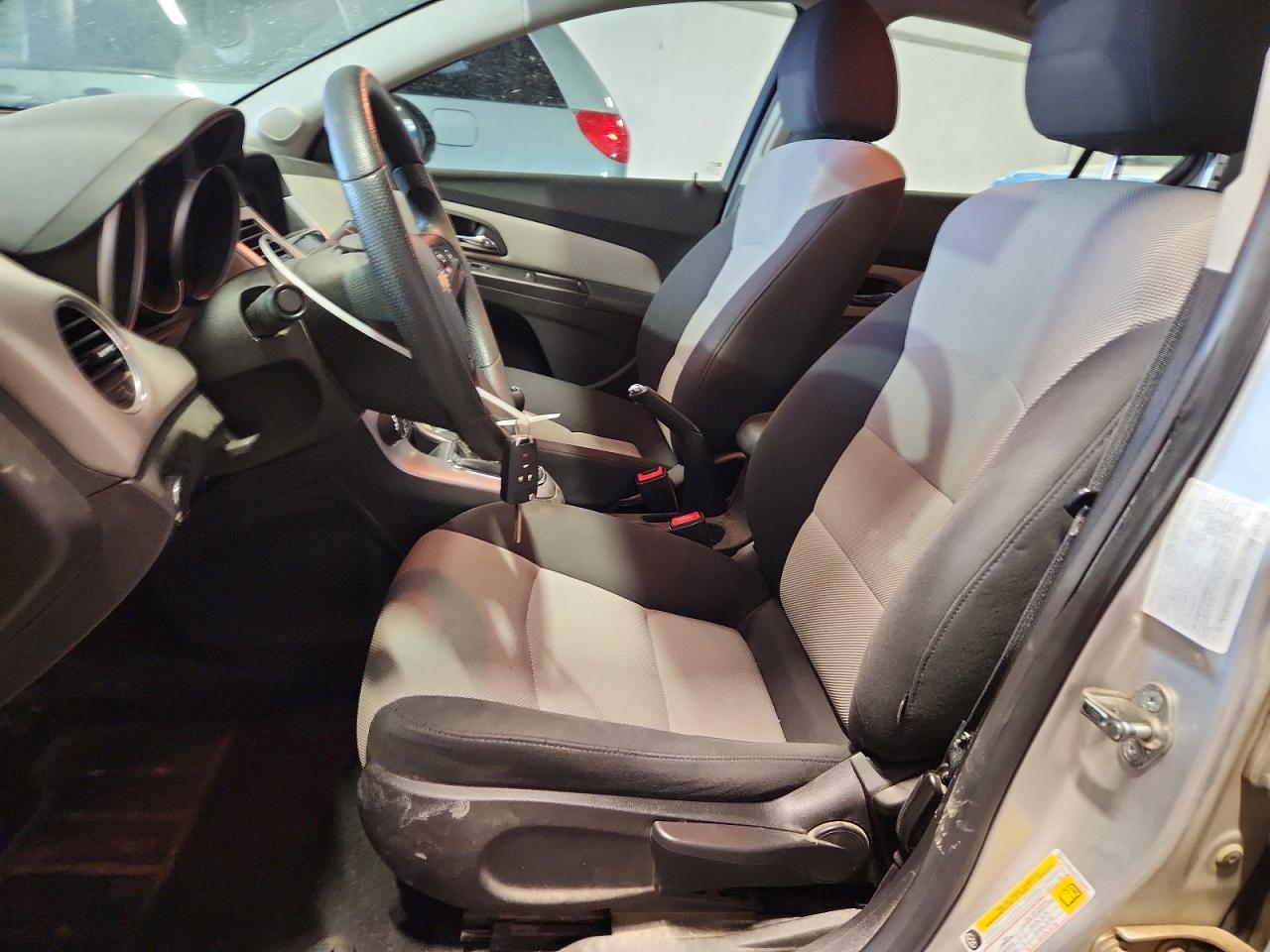 2015 CHEVROLET CRUZE LS photo 7