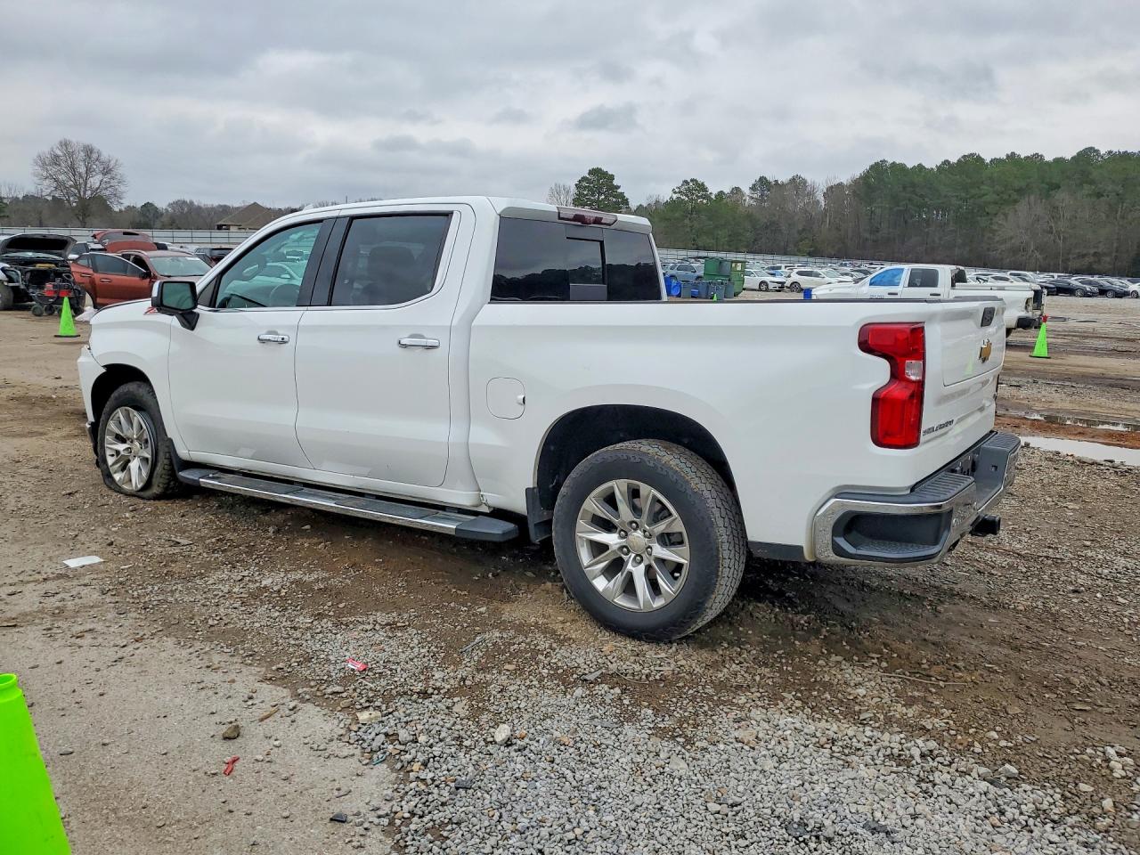 2021 CHEVROLET SILVERADO K1500 LTZ photo 2