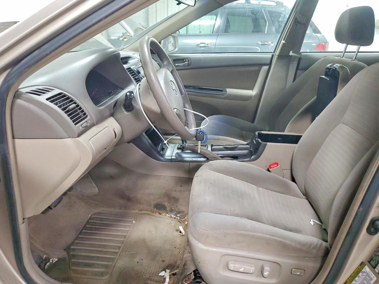 2006 TOYOTA CAMRY LE photo 7