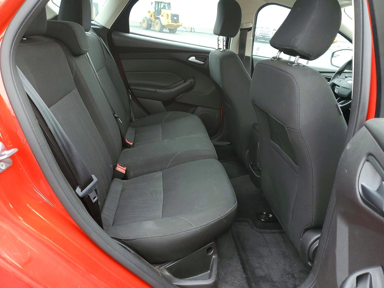 2017 FORD FOCUS SE photo 10