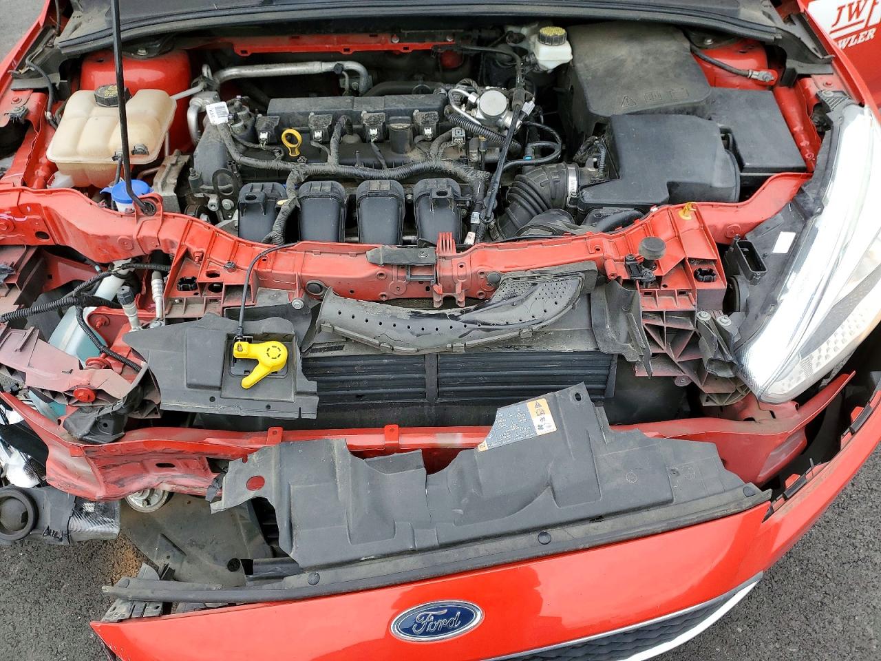 2017 FORD FOCUS SE photo 11