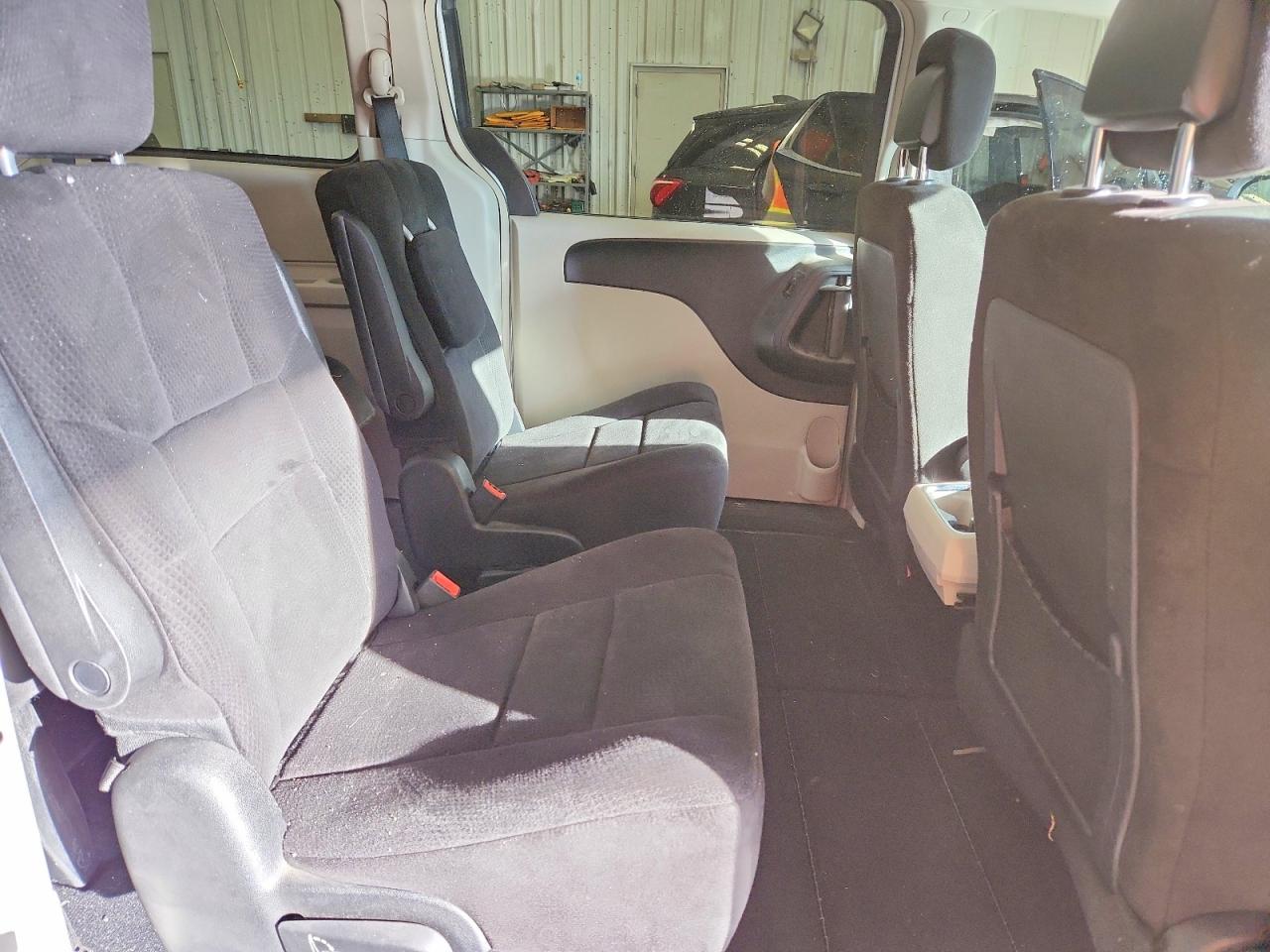 2012 CHRYSLER TOWN & COUNTRY TOURING photo 11