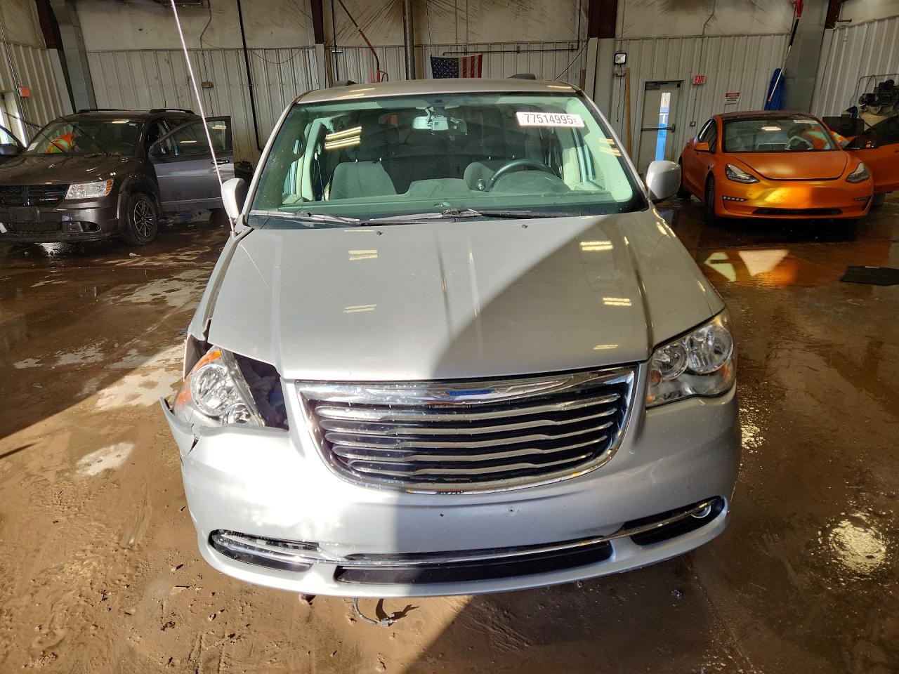 2012 CHRYSLER TOWN & COUNTRY TOURING photo 5