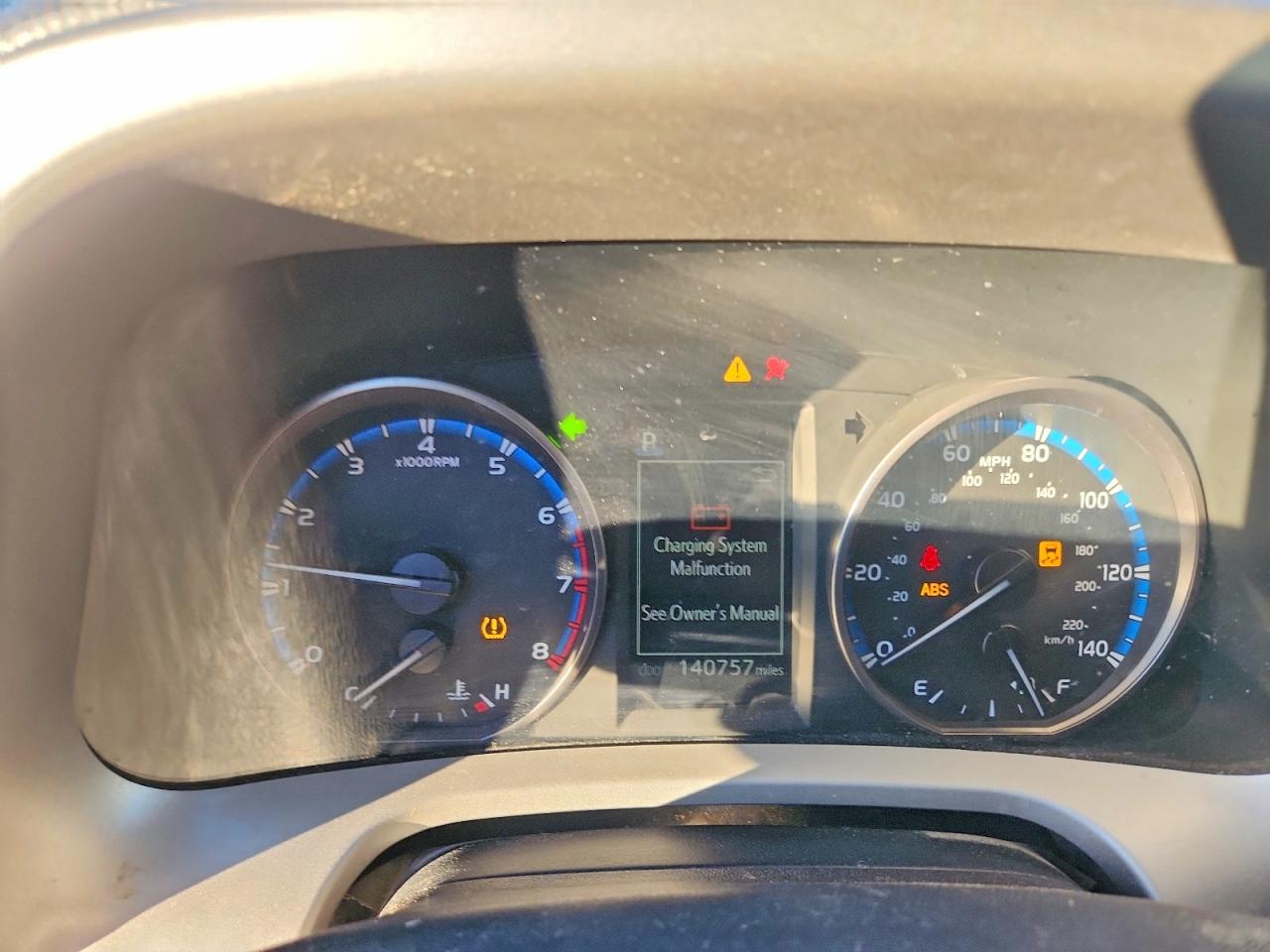 2017 TOYOTA RAV4 XLE photo 25