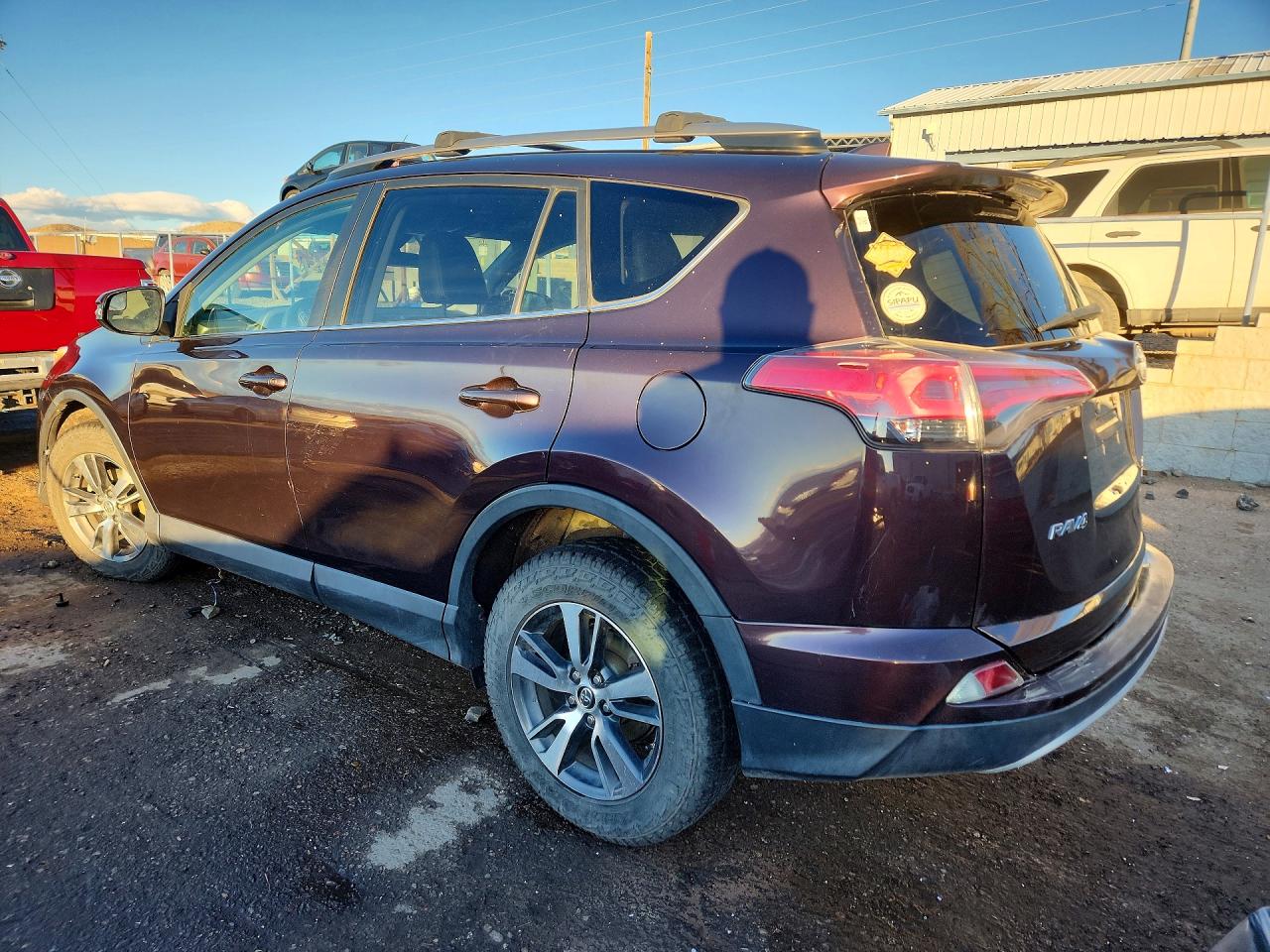 2017 TOYOTA RAV4 XLE photo 4