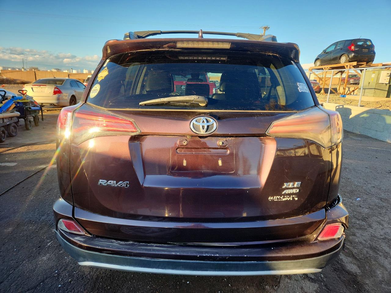 2017 TOYOTA RAV4 XLE photo 16