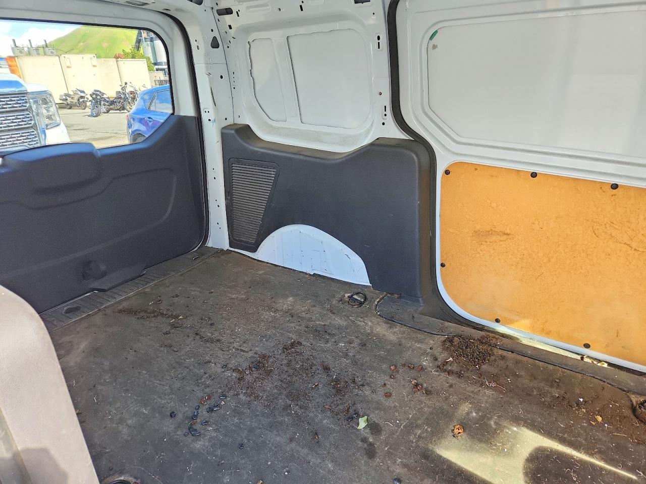 2015 FORD TRANSIT CONNECT XLT photo 10
