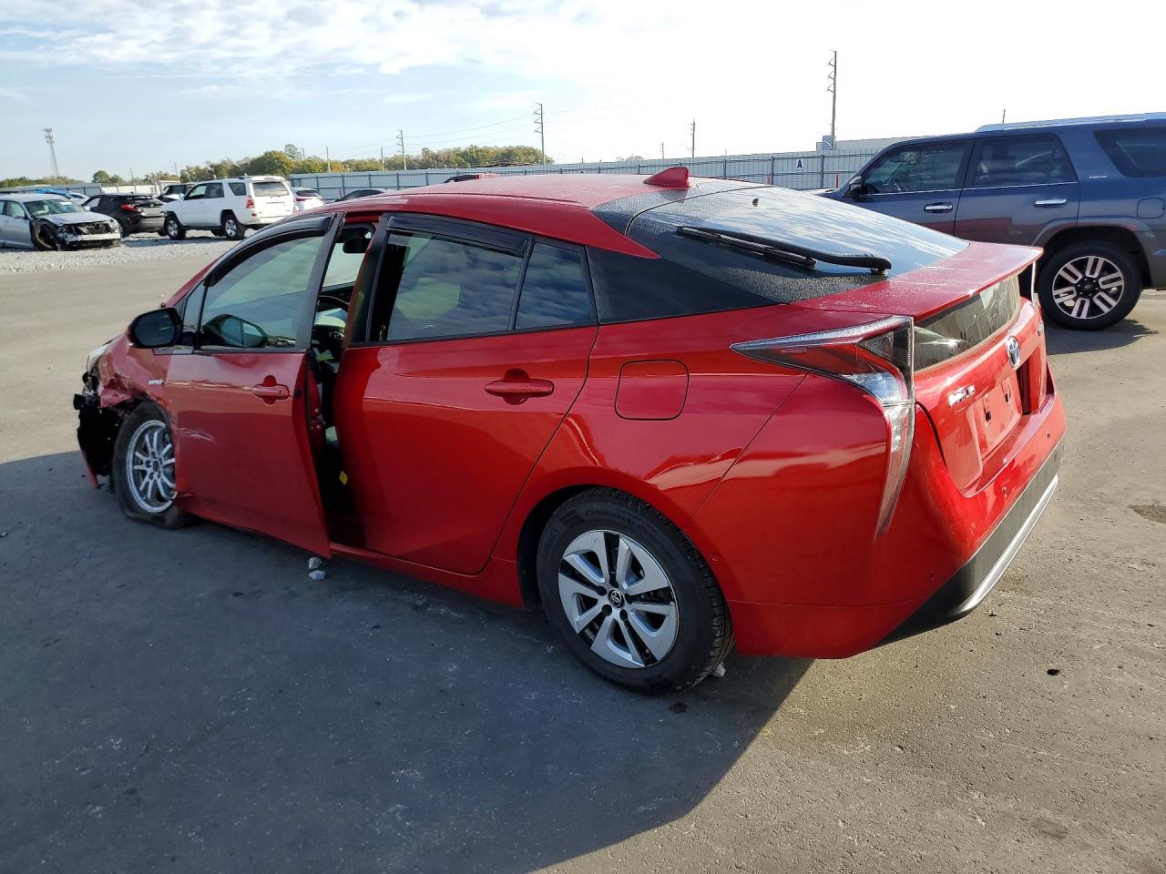 2018 TOYOTA PRIUS photo 2
