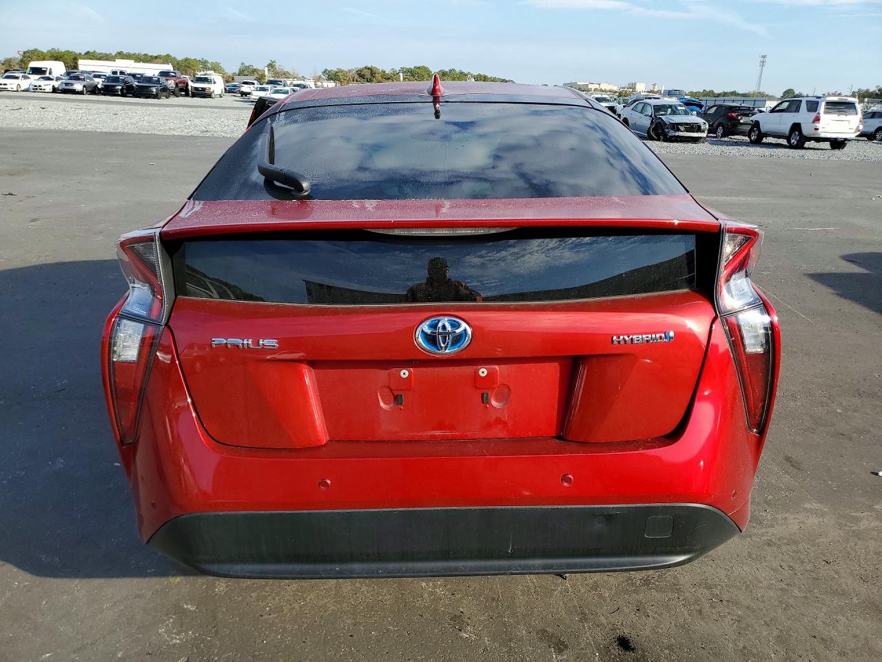 2018 TOYOTA PRIUS photo 6