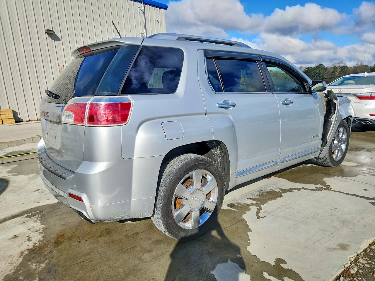 2015 GMC TERRAIN DENALI photo 3
