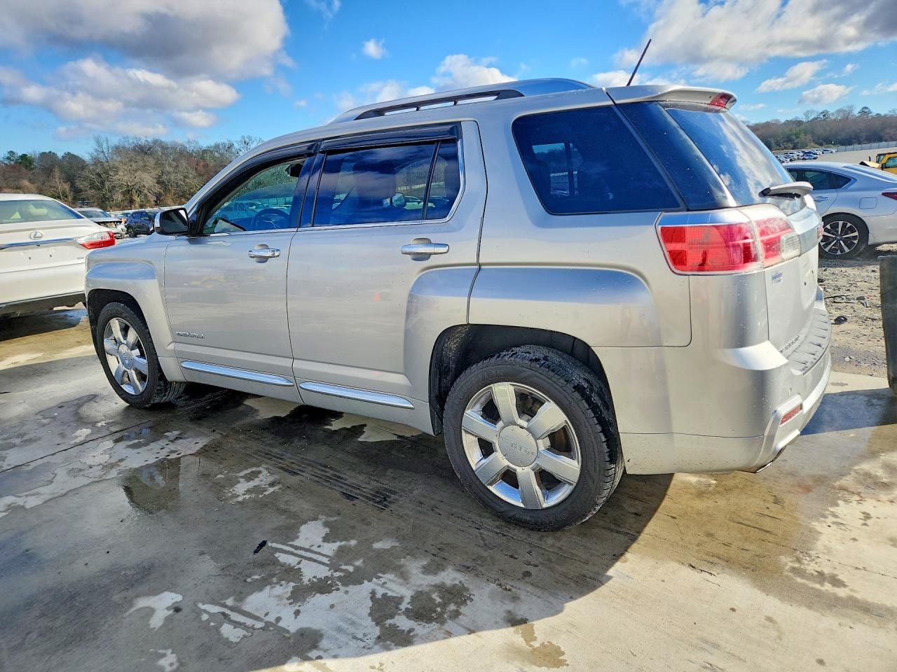 2015 GMC TERRAIN DENALI photo 2