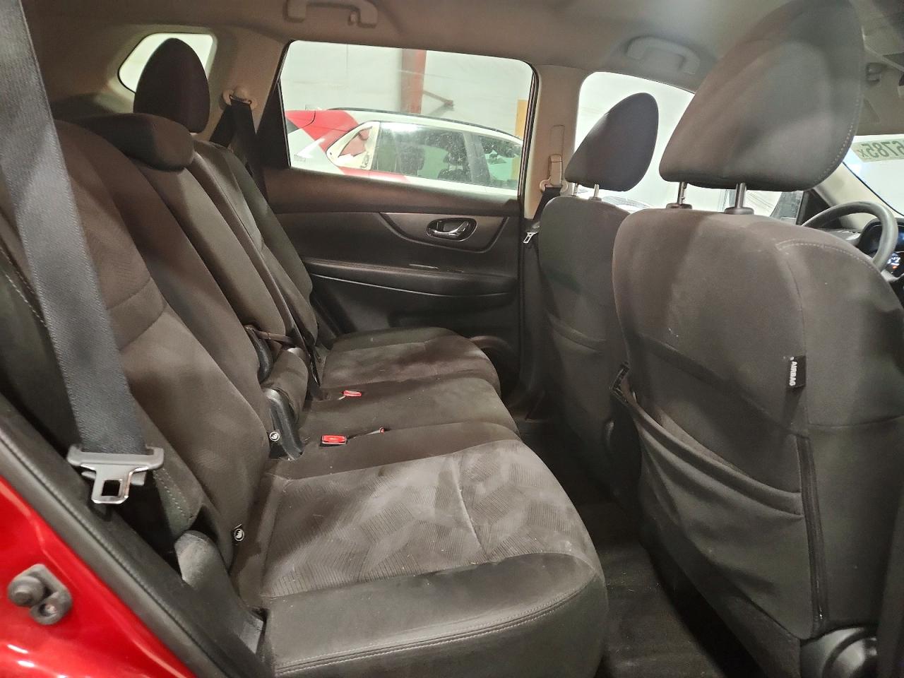 2016 NISSAN ROGUE SV photo 31
