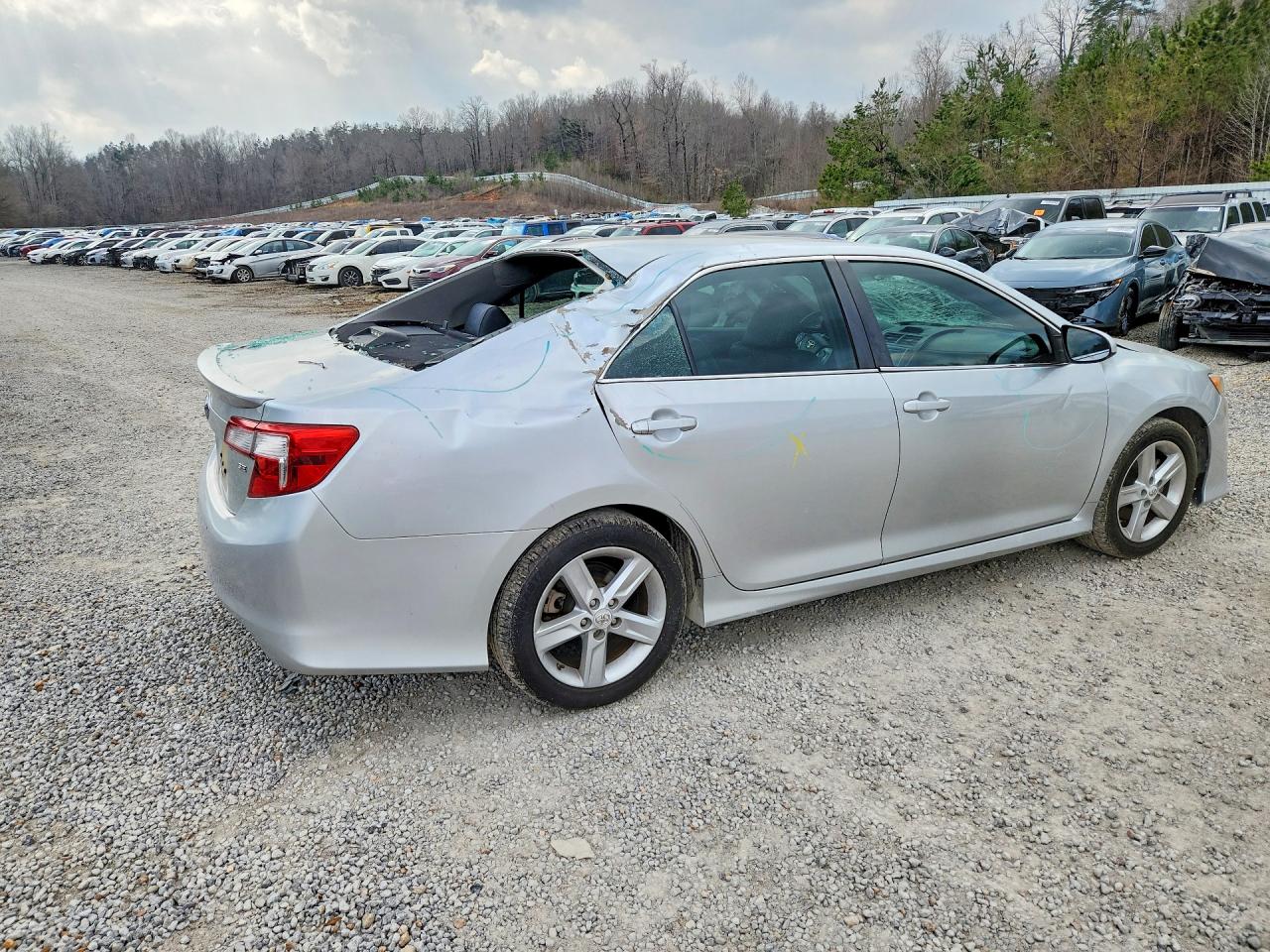 2012 TOYOTA CAMRY BASE photo 3