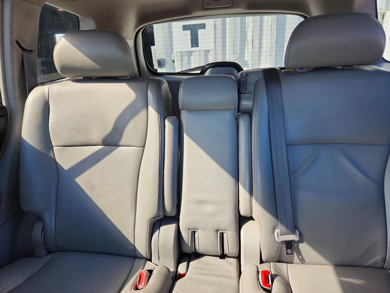 2011 TOYOTA HIGHLANDER LIMITED photo 19