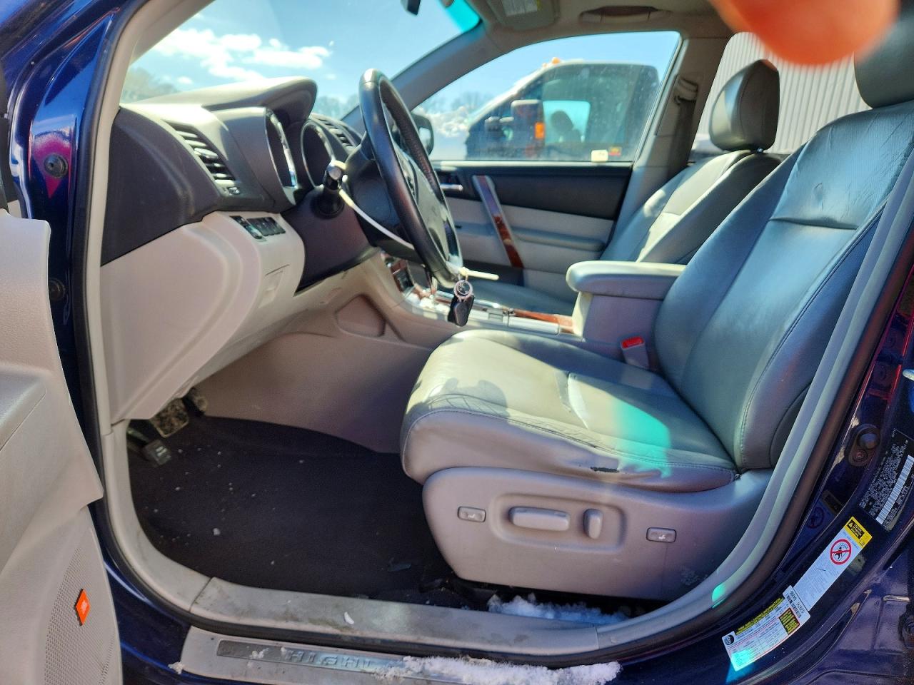 2011 TOYOTA HIGHLANDER LIMITED photo 13