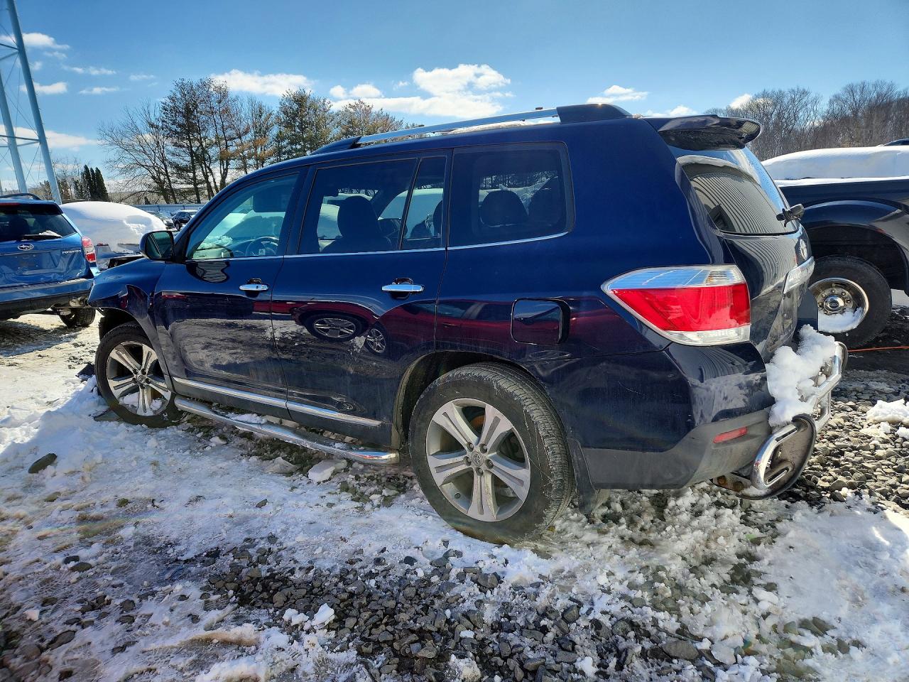2011 TOYOTA HIGHLANDER LIMITED photo 3