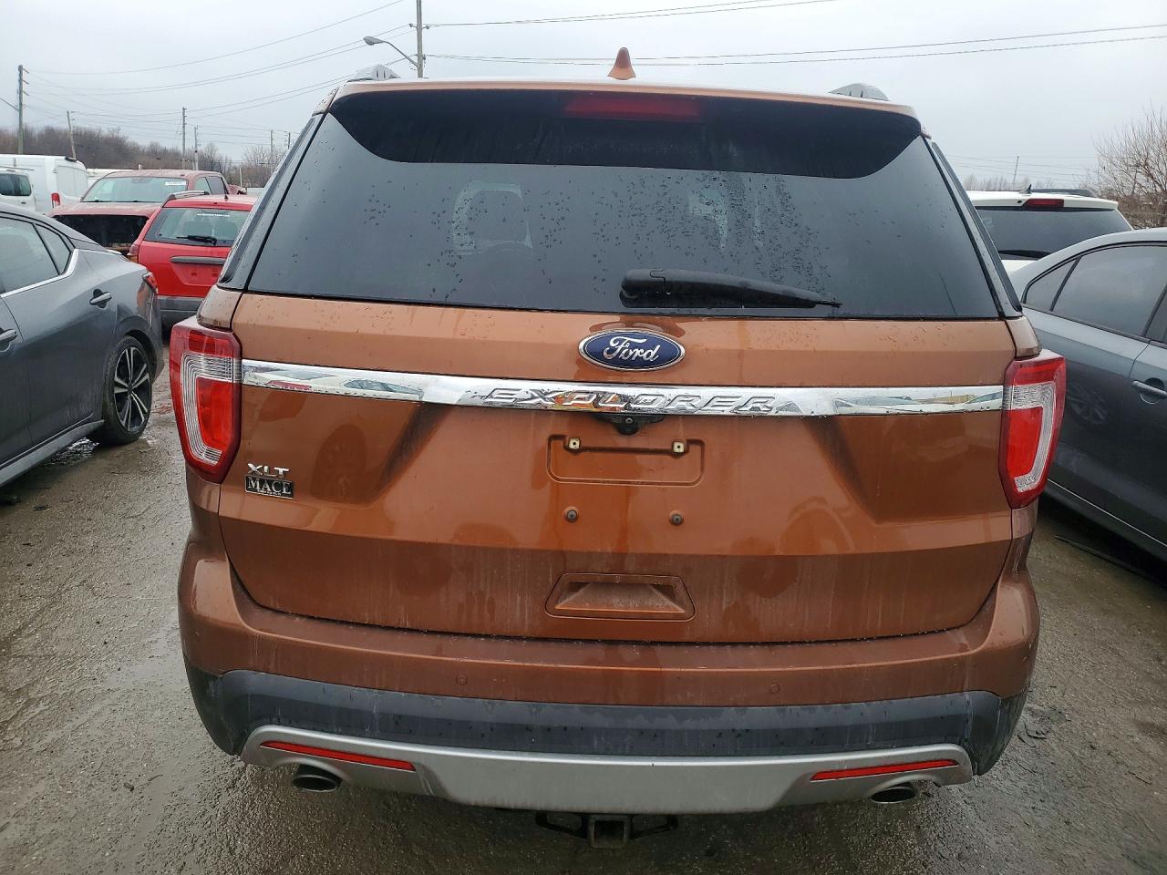 2017 FORD EXPLORER XLT photo 6
