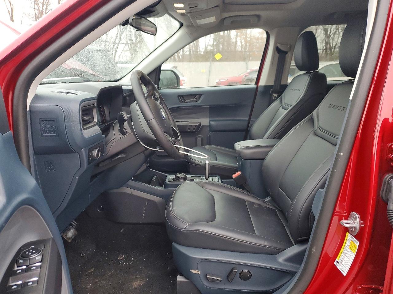 2025 FORD MAVERICK LARIAT photo 19