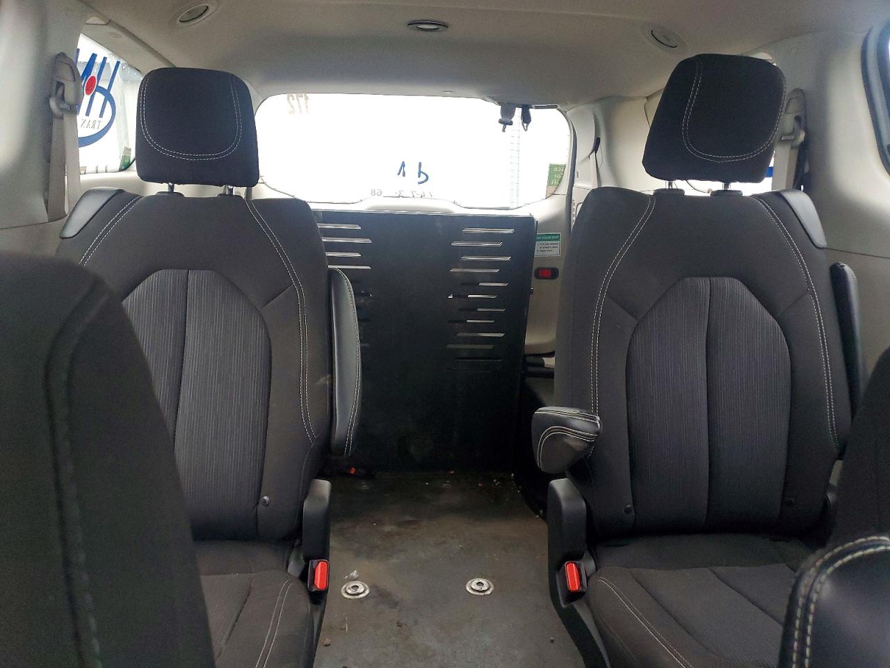 2023 CHRYSLER VOYAGER LX photo 19