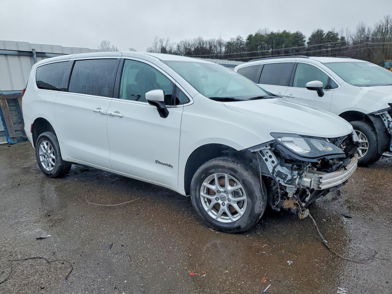 2023 CHRYSLER VOYAGER LX photo 7