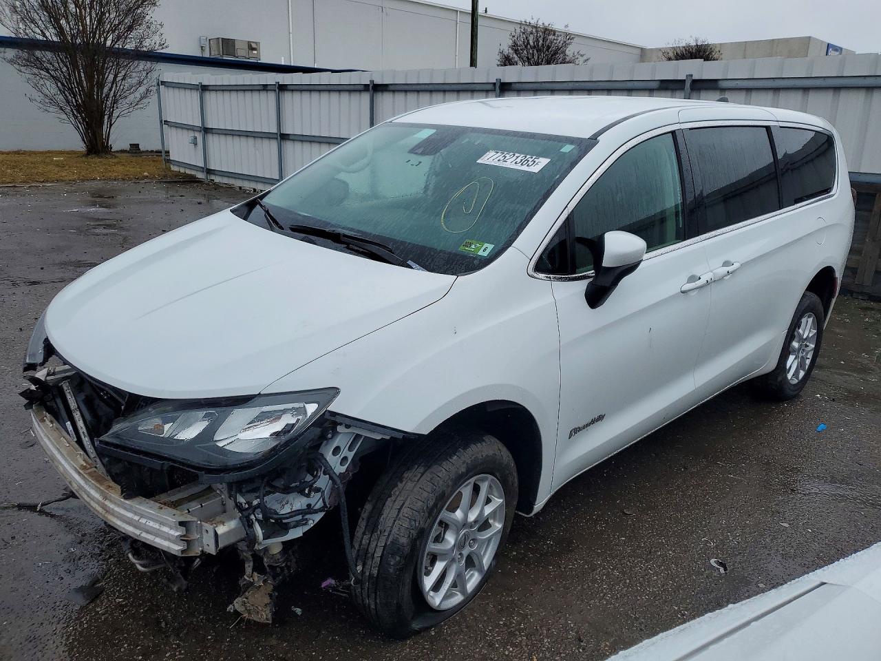 2023 CHRYSLER VOYAGER