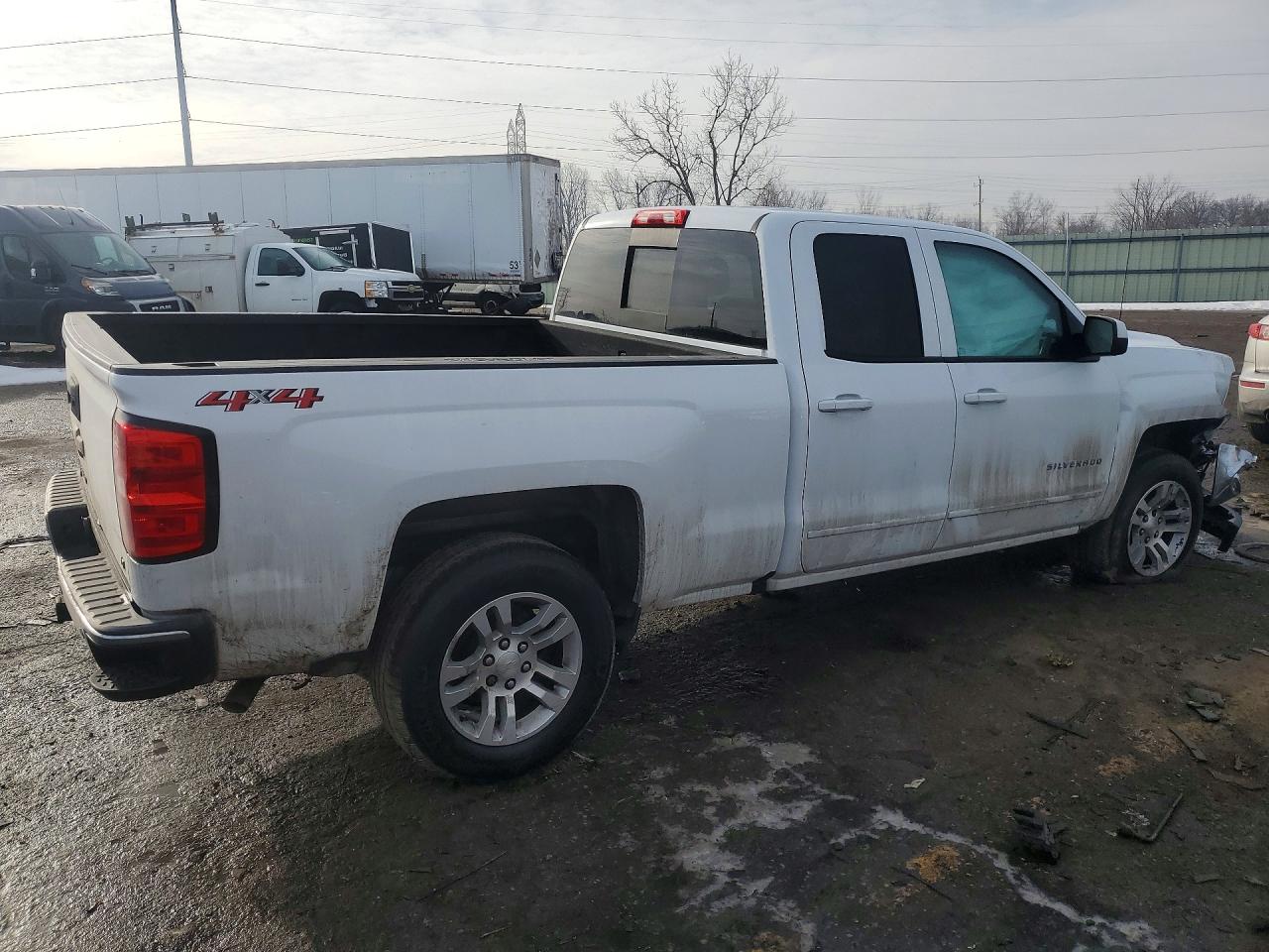 2018 CHEVROLET SILVERADO K1500 LT photo 3