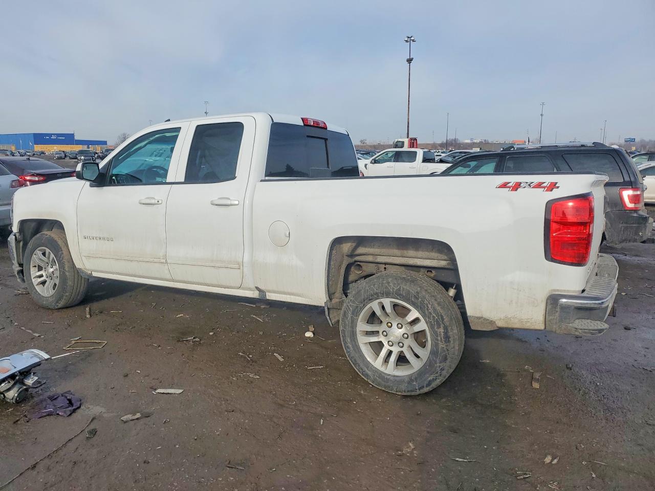2018 CHEVROLET SILVERADO K1500 LT photo 2