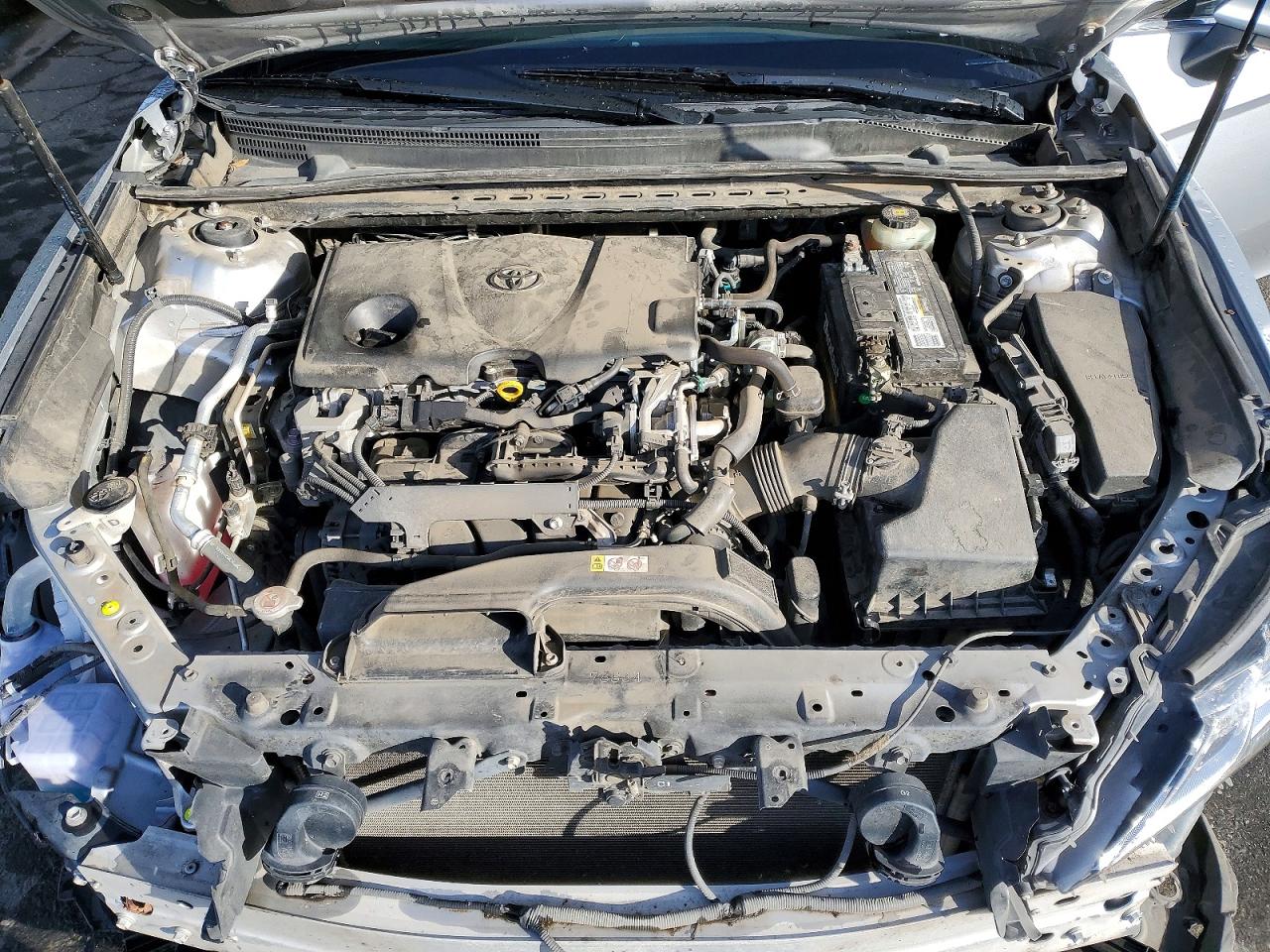 2018 TOYOTA CAMRY LE photo 11