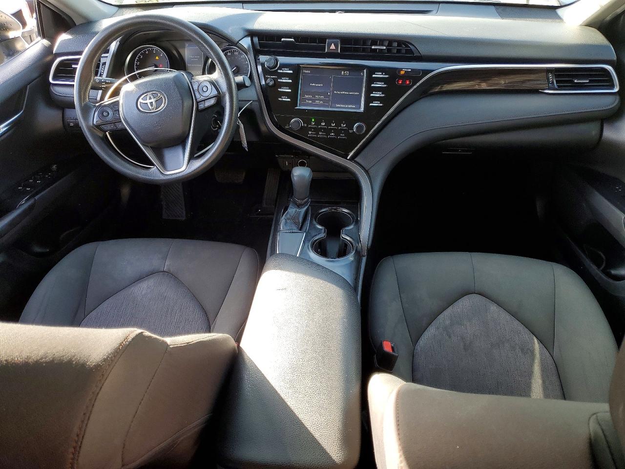 2018 TOYOTA CAMRY LE photo 8