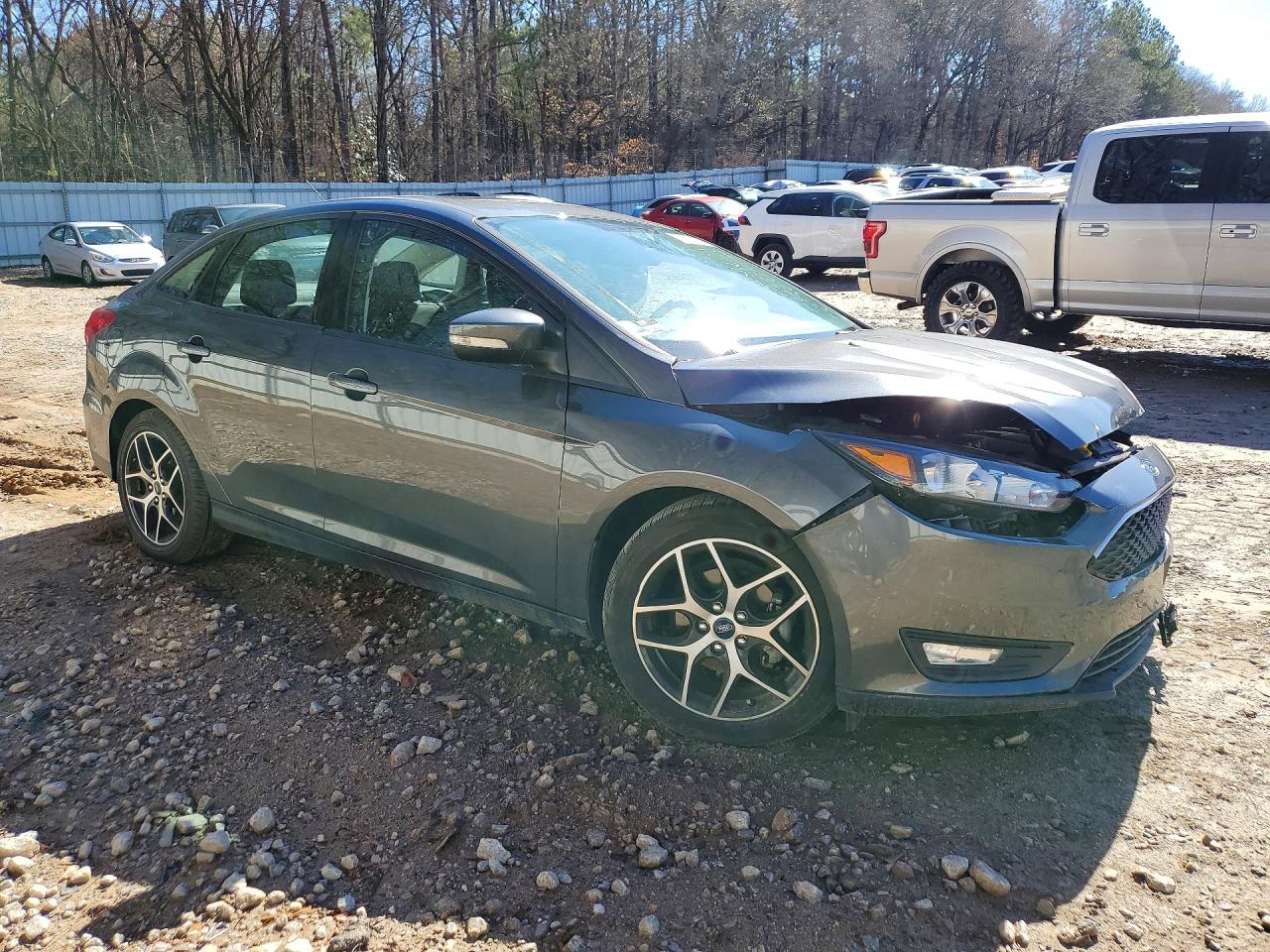 2017 FORD FOCUS SEL photo 4
