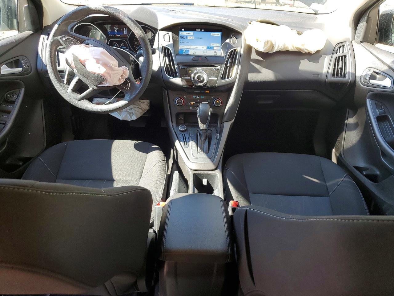 2017 FORD FOCUS SEL photo 8