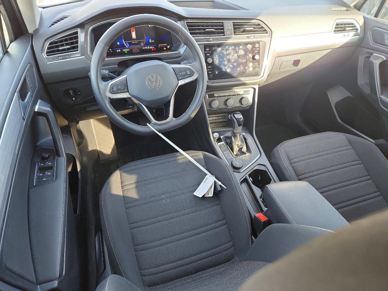 2024 VOLKSWAGEN TIGUAN S photo 8