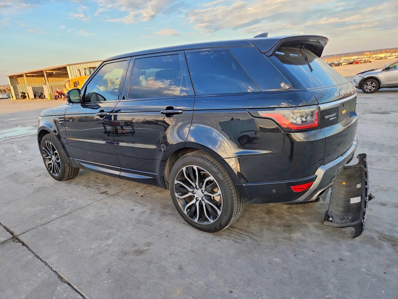 2018 LAND ROVER RANGE ROVER SPORT HSE photo 2