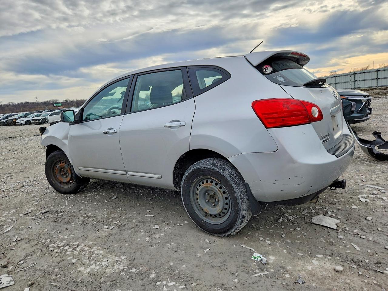 2013 NISSAN ROGUE S photo 3