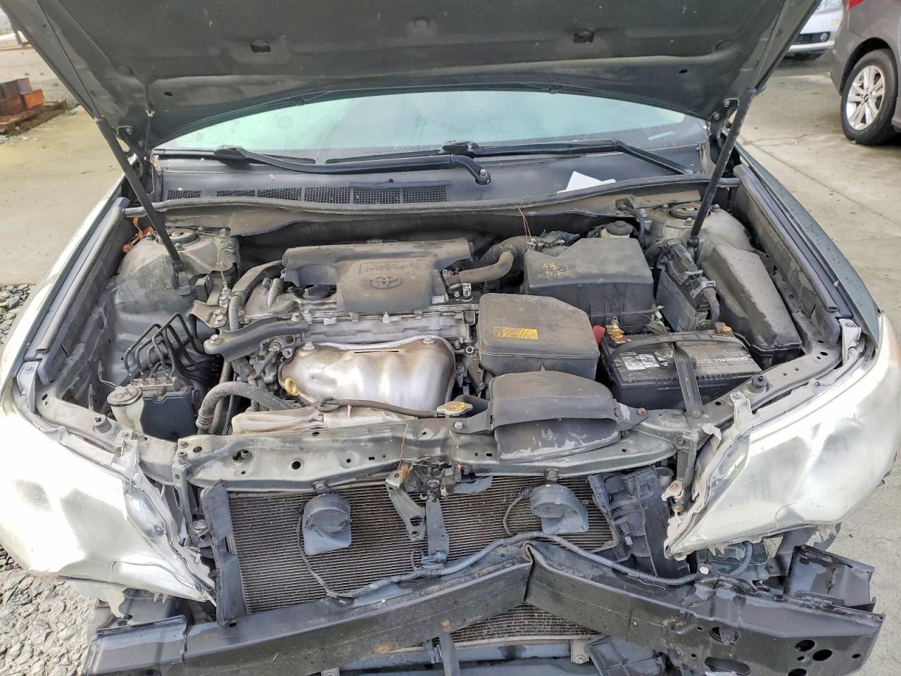 2014 TOYOTA CAMRY L photo 21