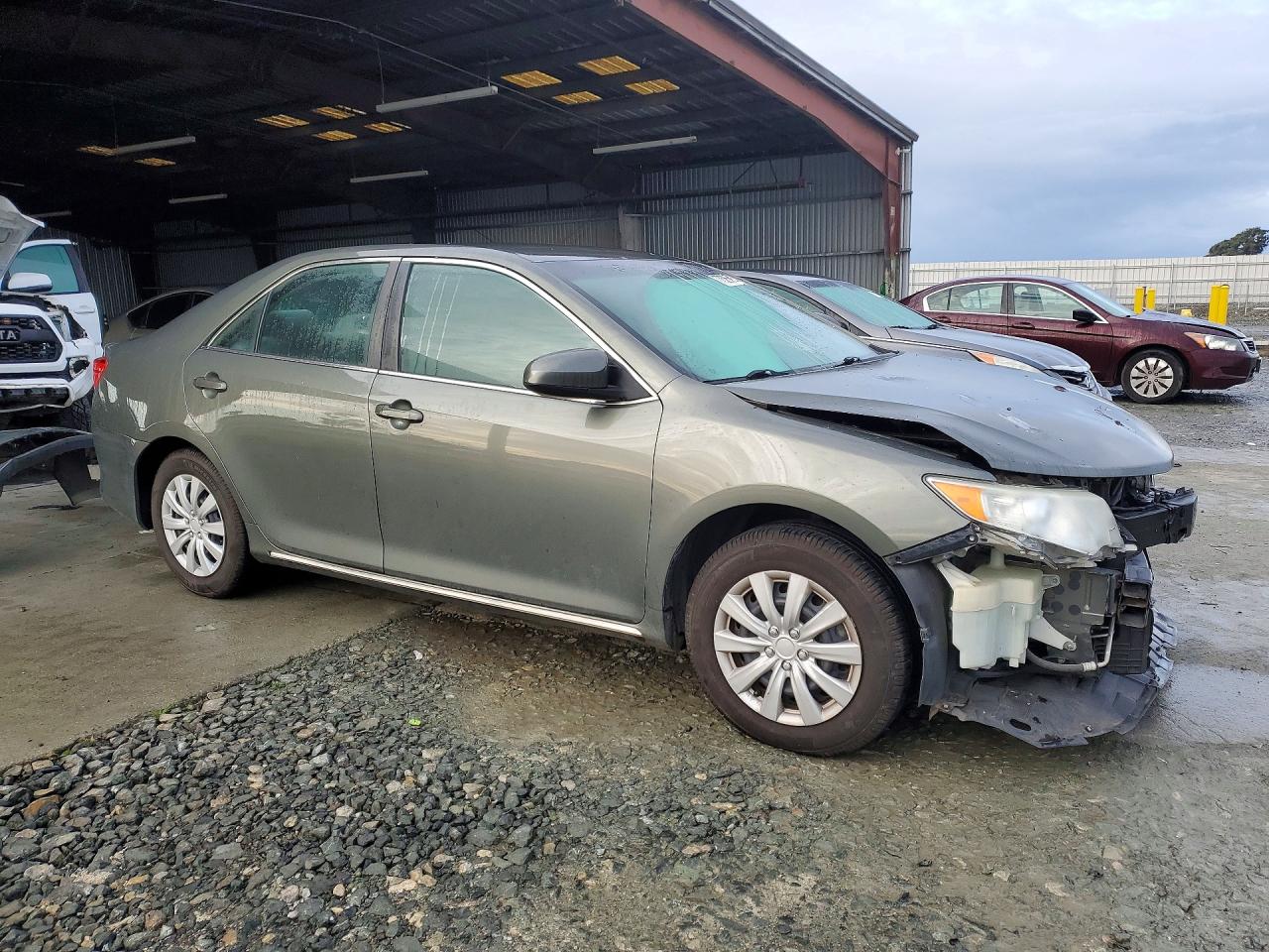 2014 TOYOTA CAMRY L photo 7