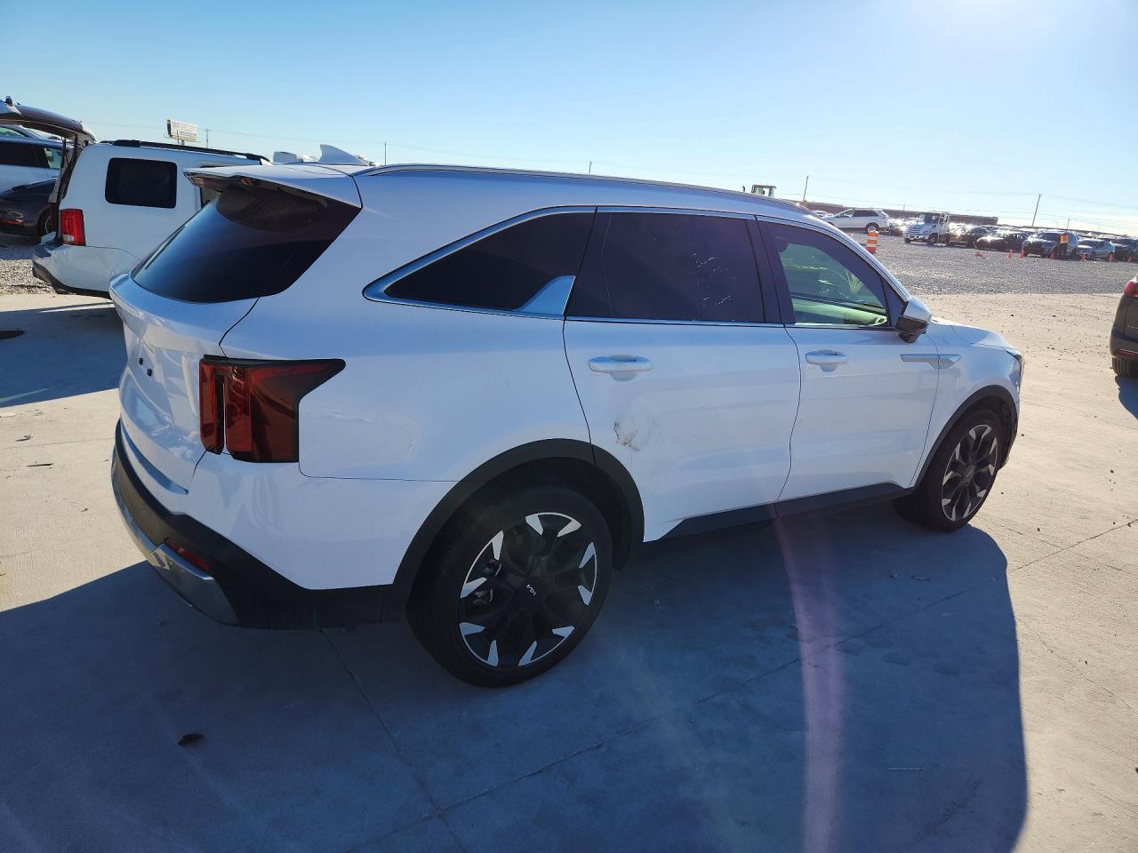 2024 KIA SORENTO SX photo 3