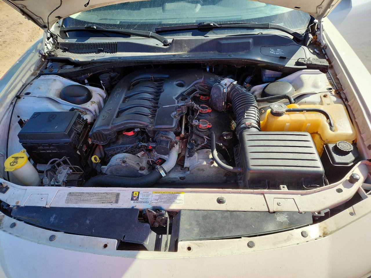 2010 DODGE CHARGER photo 21