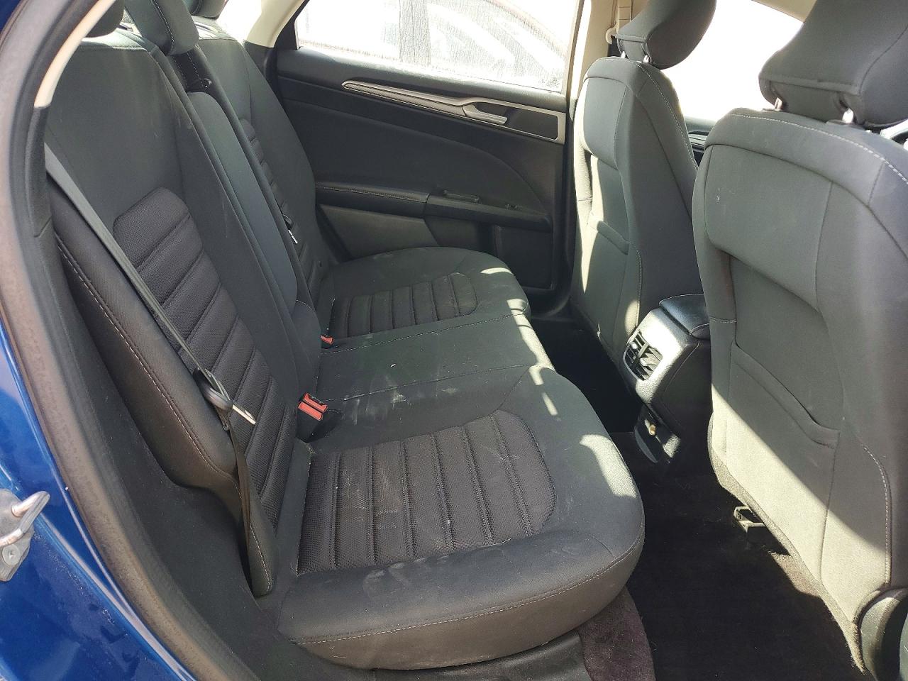2017 FORD FUSION SE photo 19
