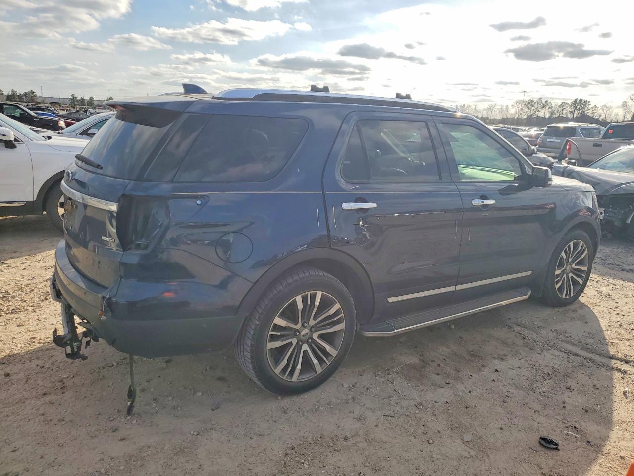 2017 FORD EXPLORER PLATINUM photo 7